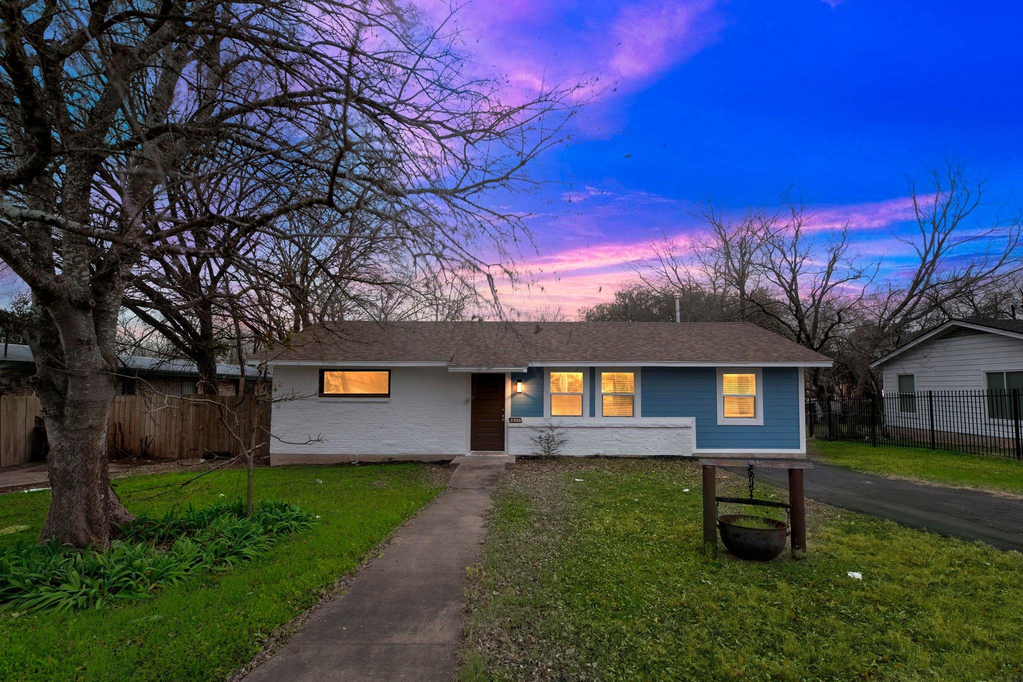2905 Rogge Ln Property Photo 1