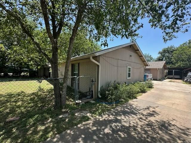 1109 N Meadows Dr Property Photo 1