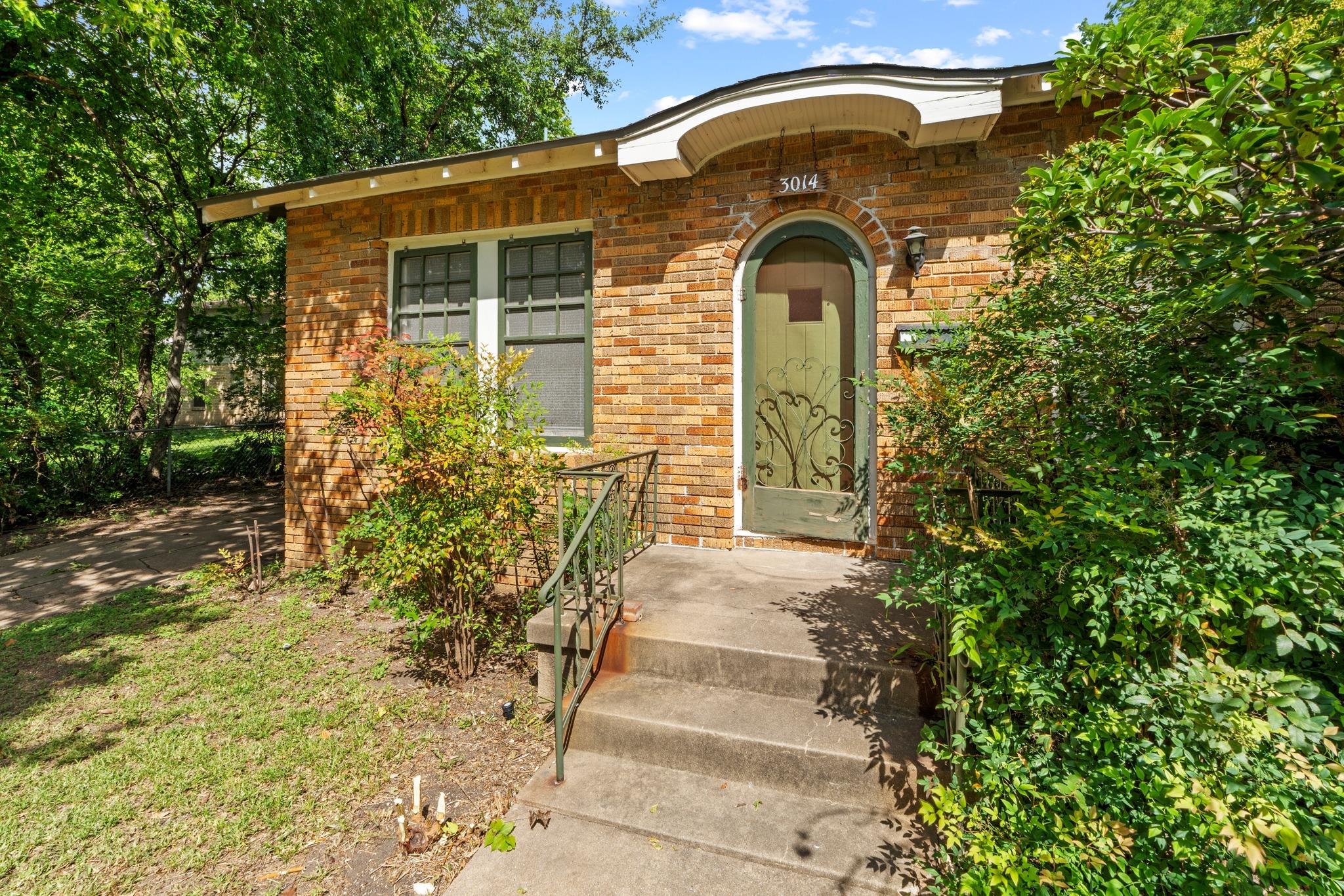 3014 Hemphill Park Property Photo 1