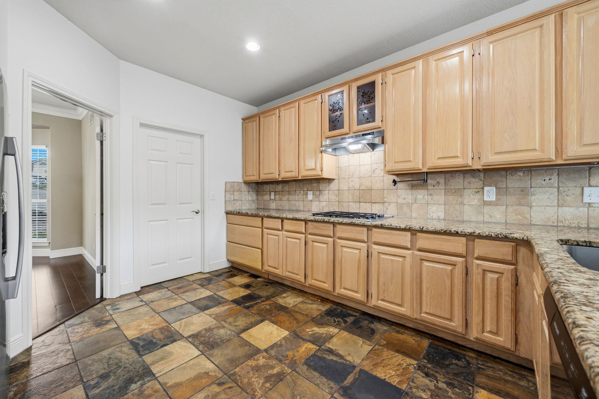 6604 Strutton Cv Property Photo 15