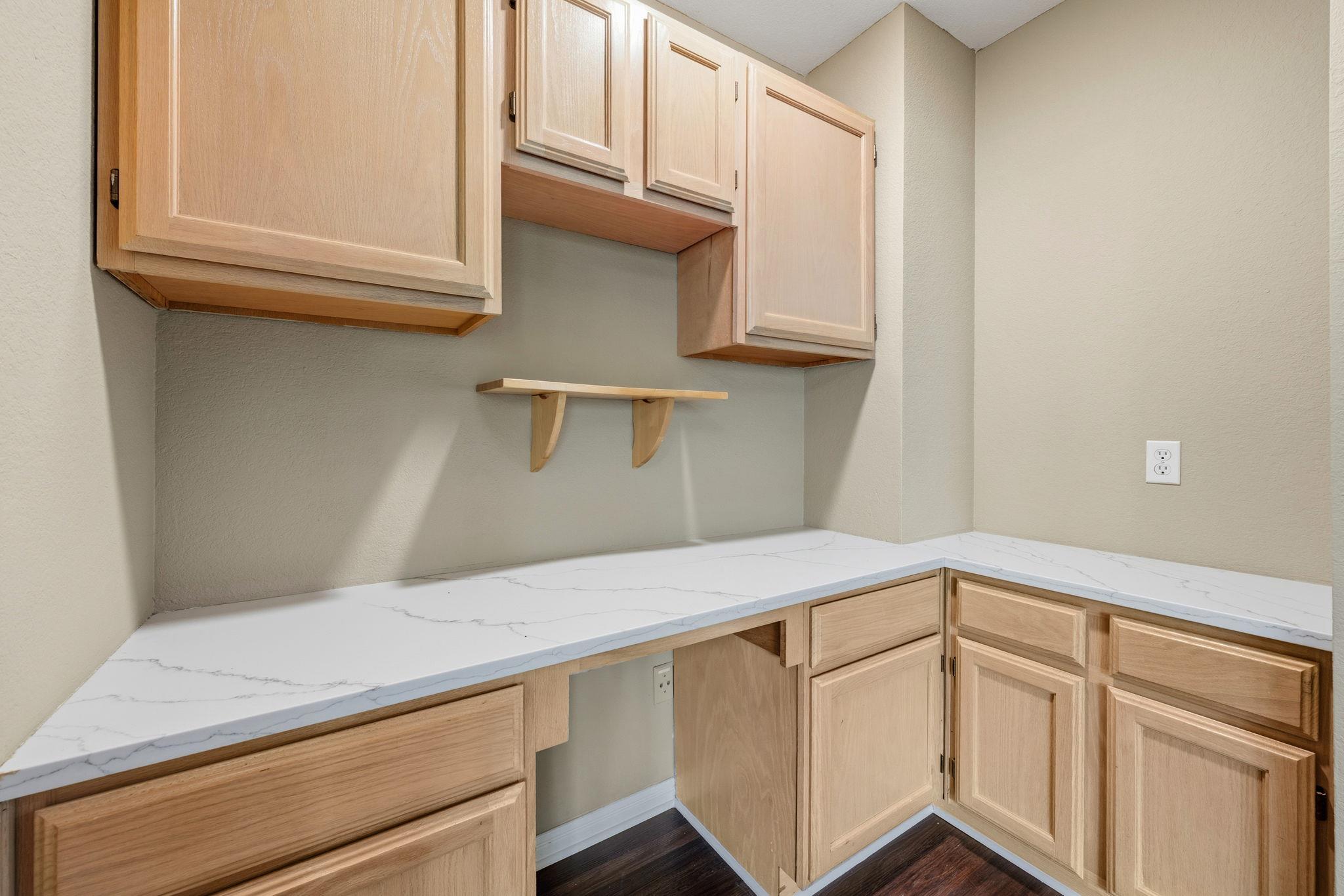 6604 Strutton Cv Property Photo 23