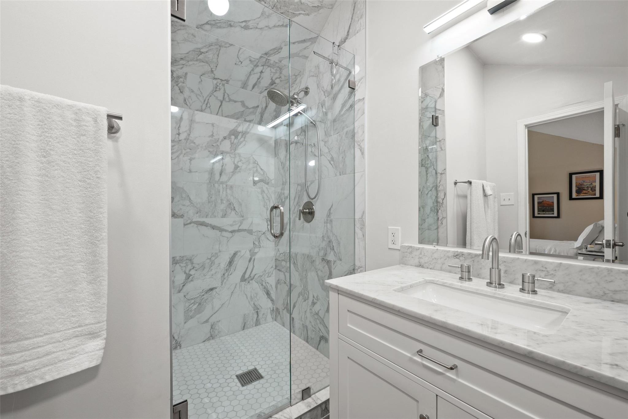 1500 Woodlawn Blvd #304 Property Photo 17
