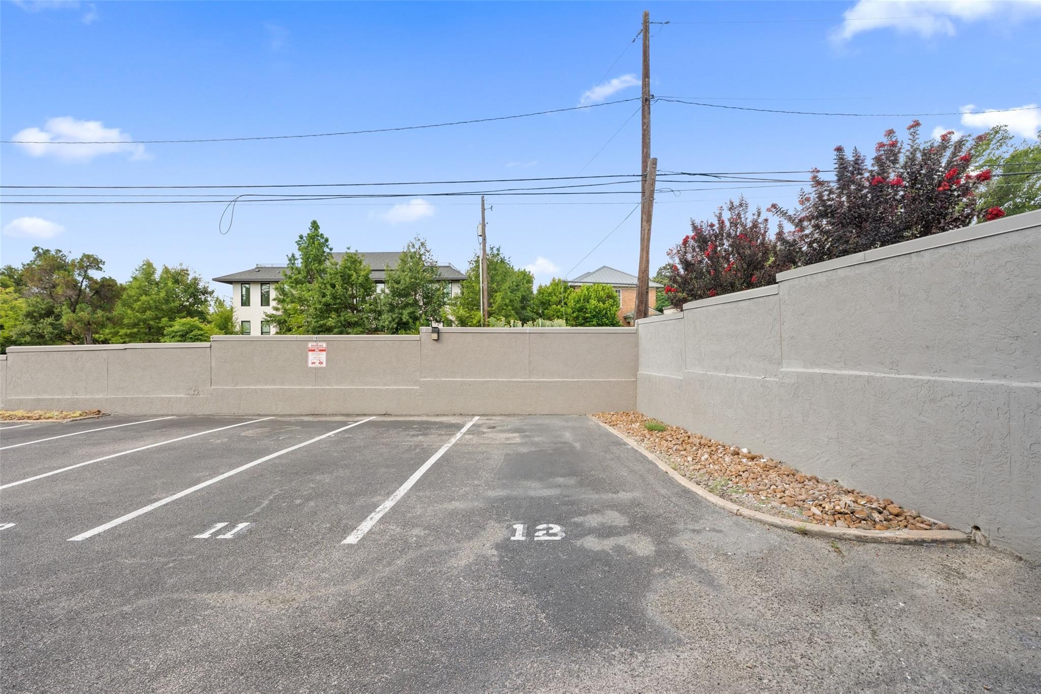 1500 Woodlawn Blvd #304 Property Photo 29