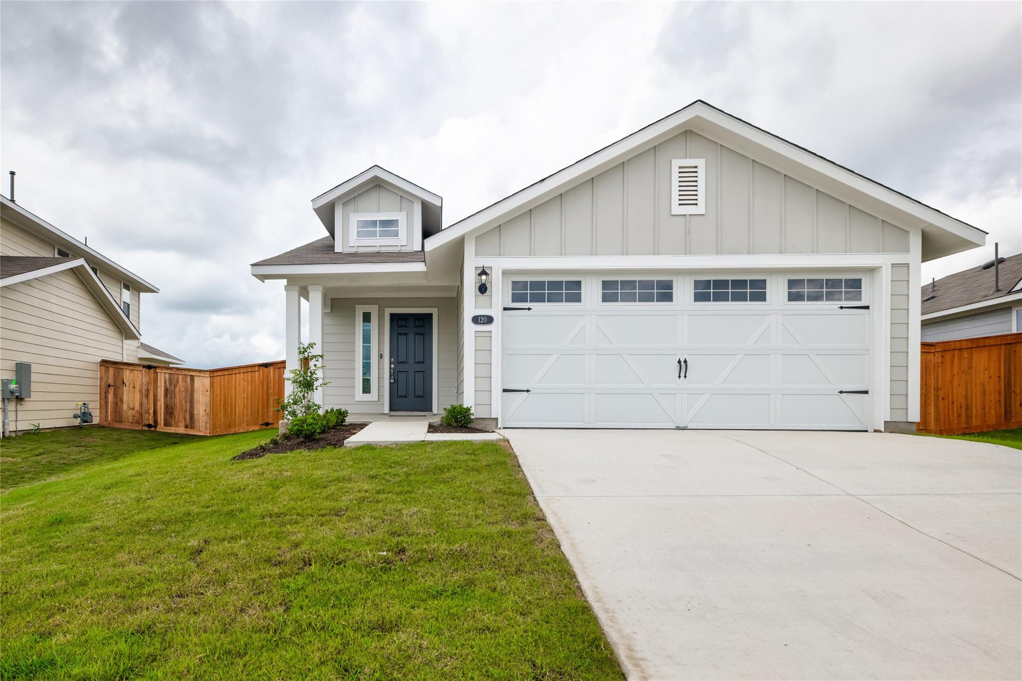120 Lyndon Dr Property Photo 2