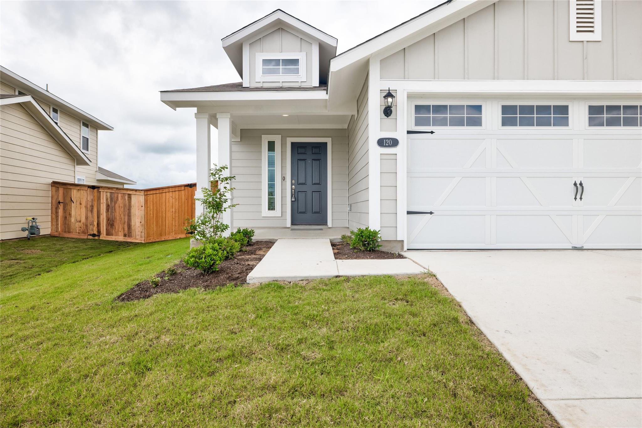120 Lyndon Dr Property Photo 3