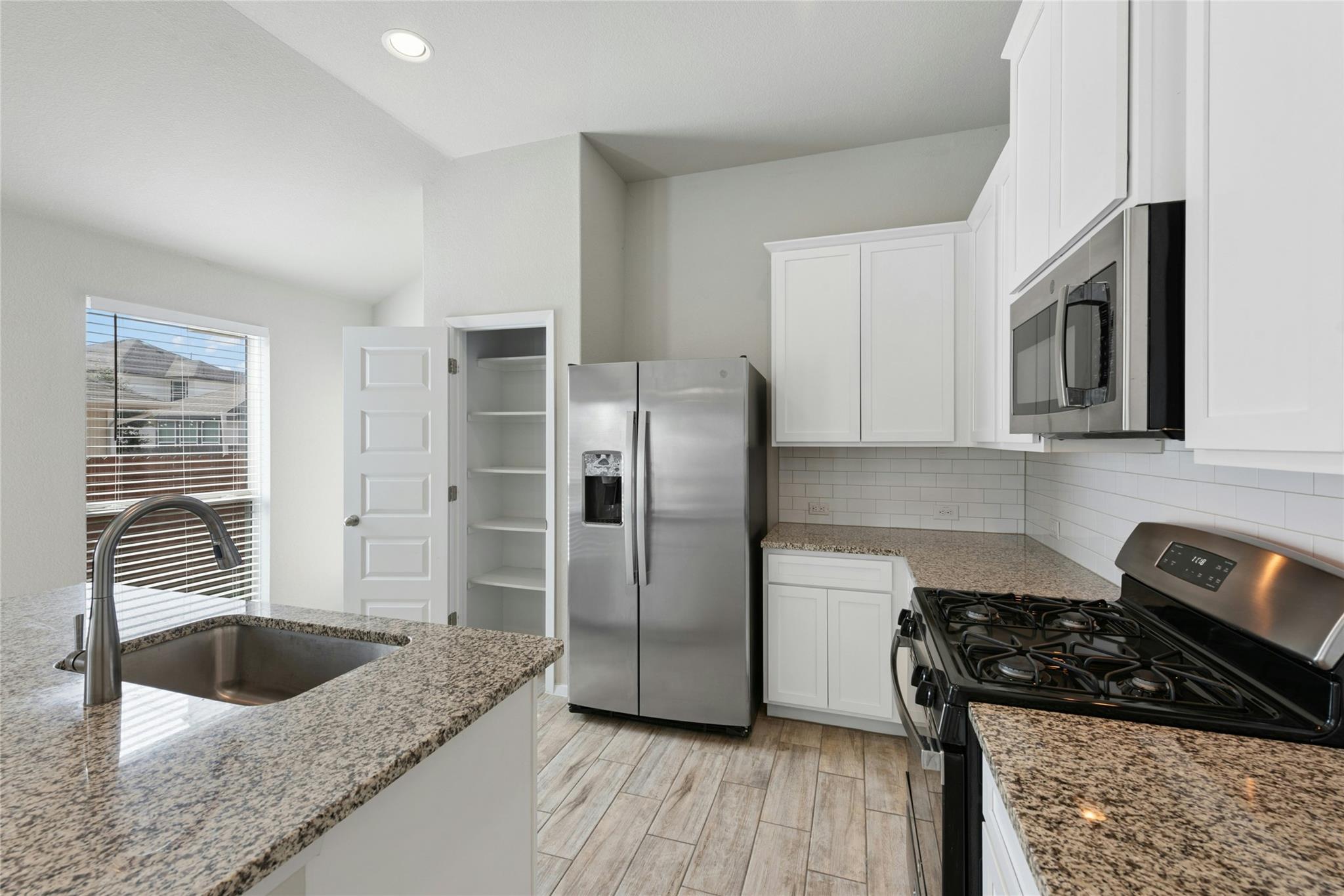 120 Lyndon Dr Property Photo 12