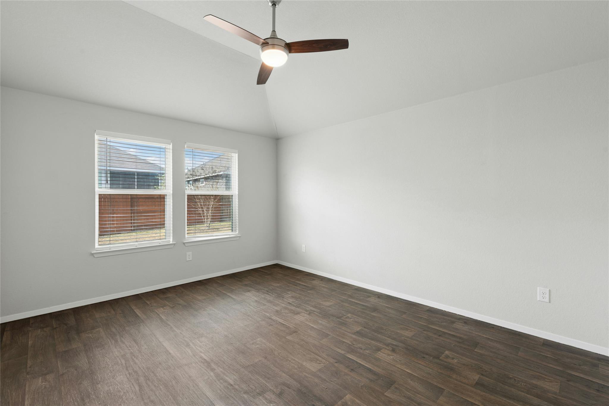 120 Lyndon Dr Property Photo 13