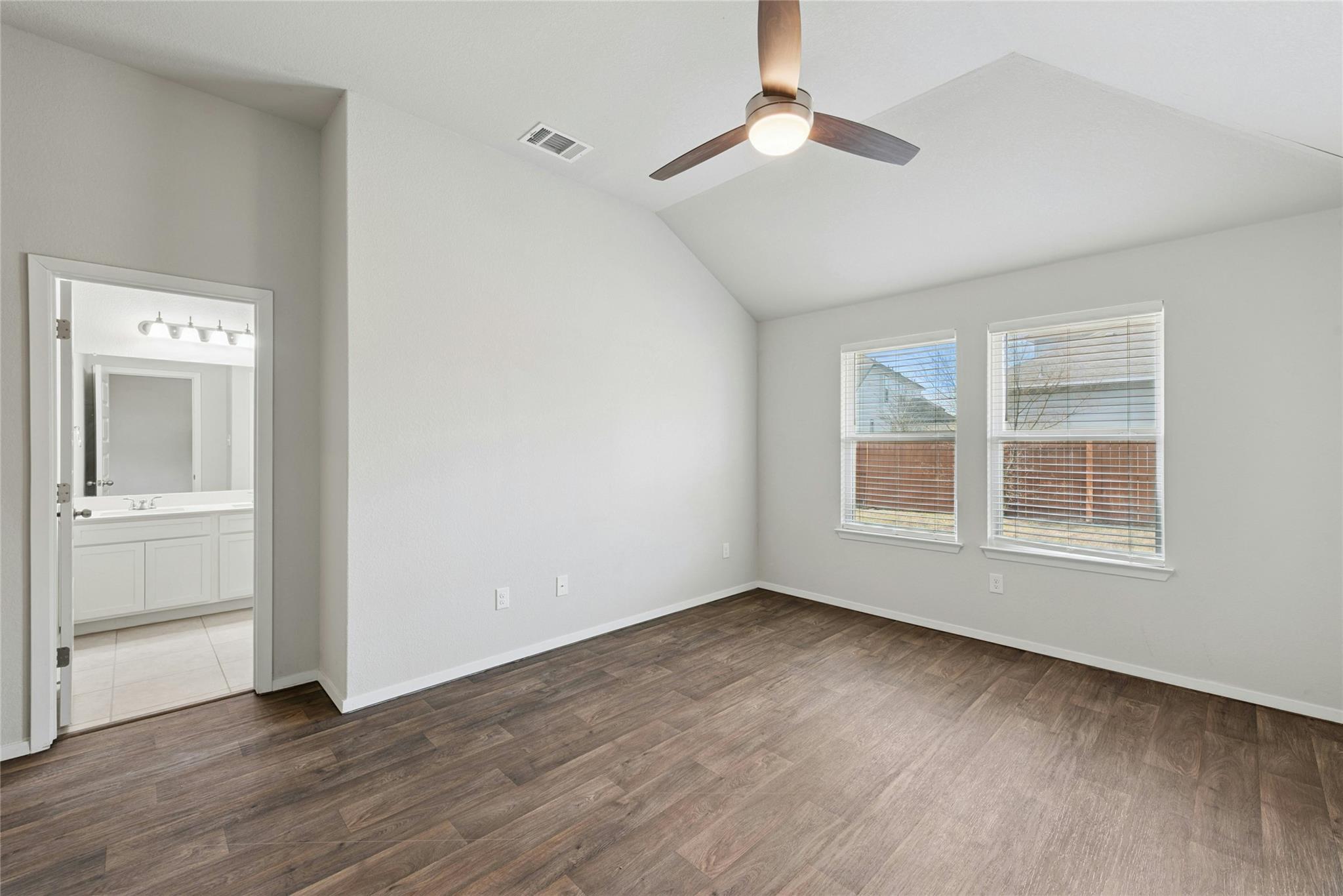 120 Lyndon Dr Property Photo 14