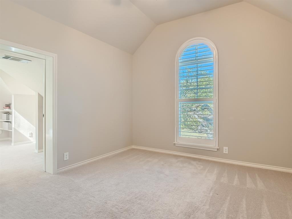 8915 Spicebrush Dr Property Photo 19
