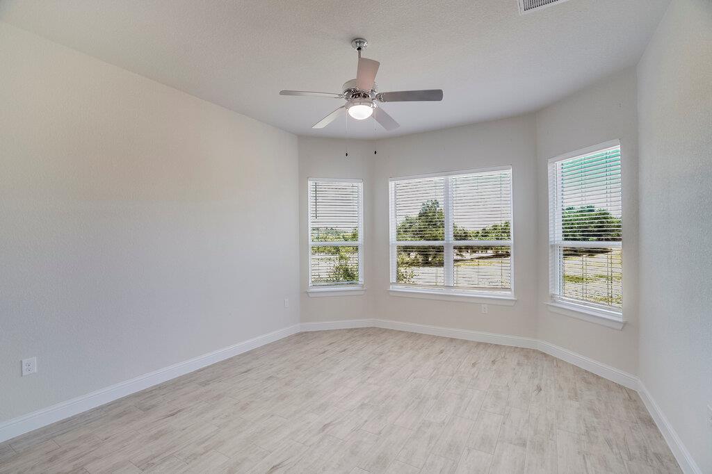 8600 Texhoma Cv Property Photo 16