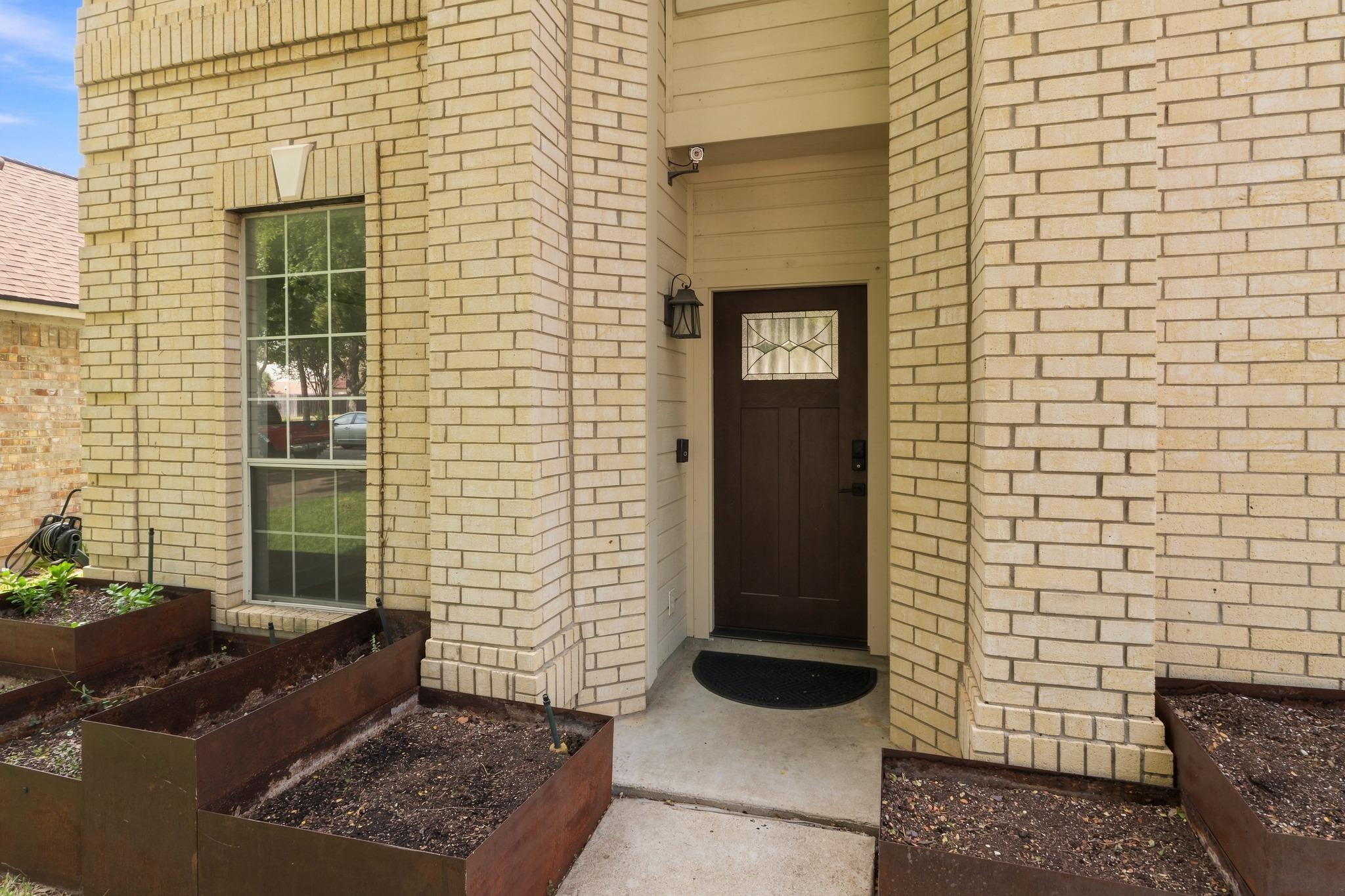 1905 White Oak Loop Property Photo 3