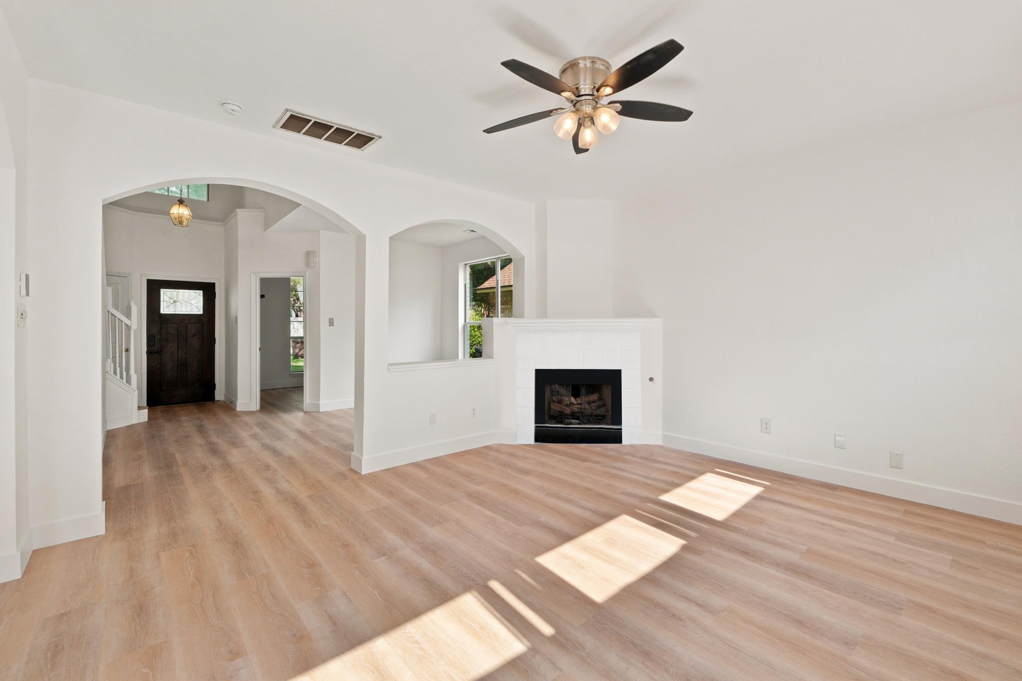 1905 White Oak Loop Property Photo 7