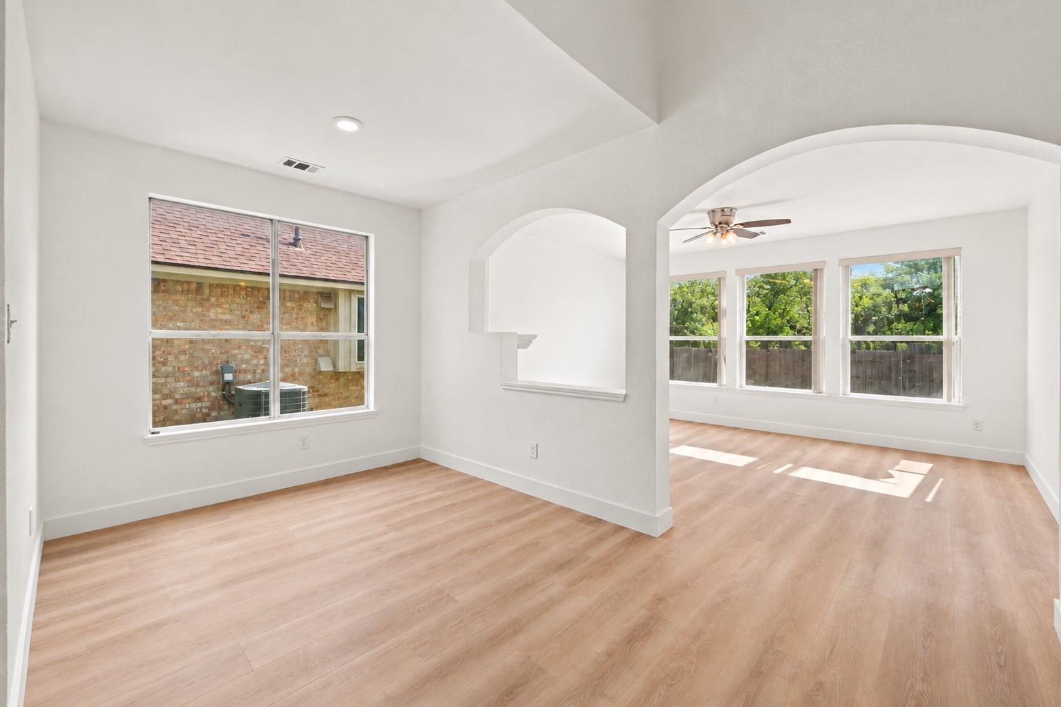 1905 White Oak Loop Property Photo 8