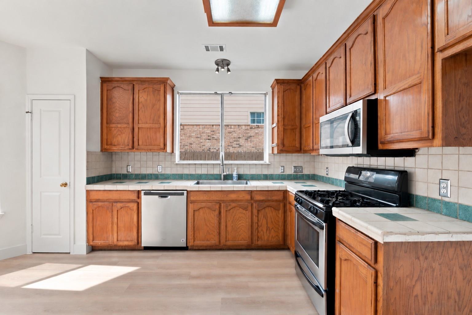 1905 White Oak Loop Property Photo 12