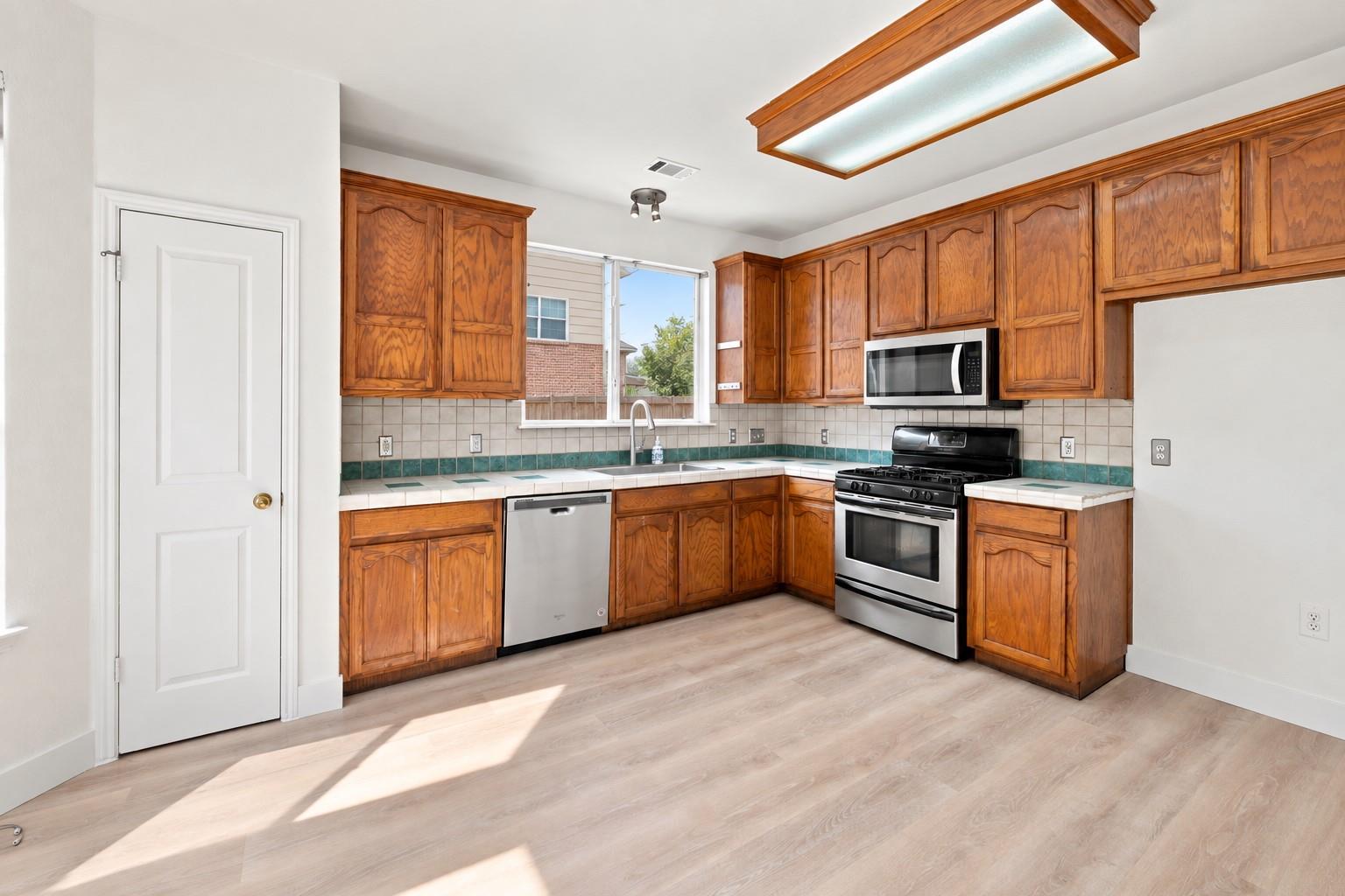 1905 White Oak Loop Property Photo 15