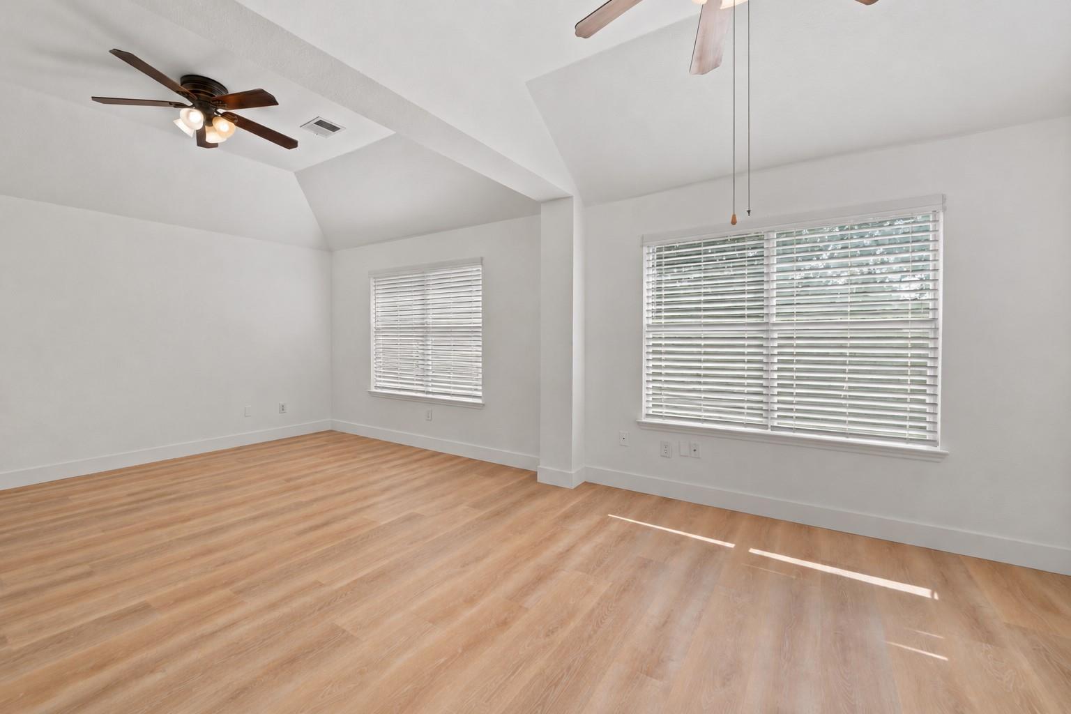 1905 White Oak Loop Property Photo 18