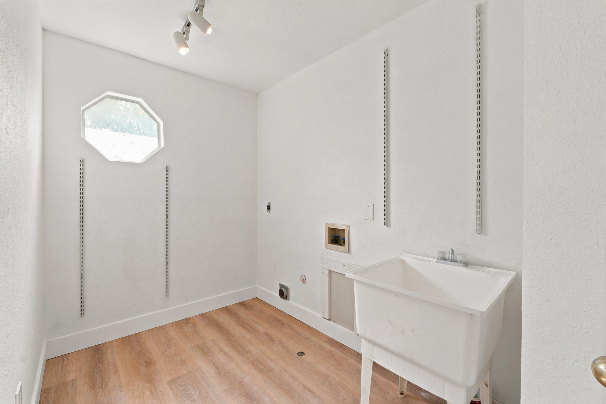 1905 White Oak Loop Property Photo 26
