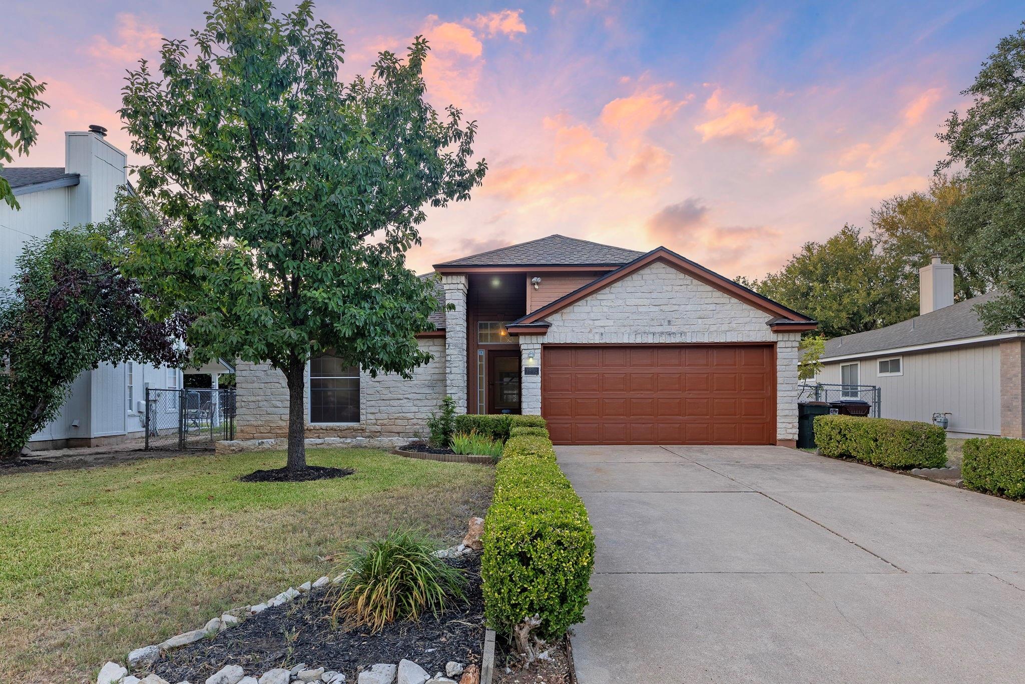 1902 Hollow Tree Blvd Property Photo