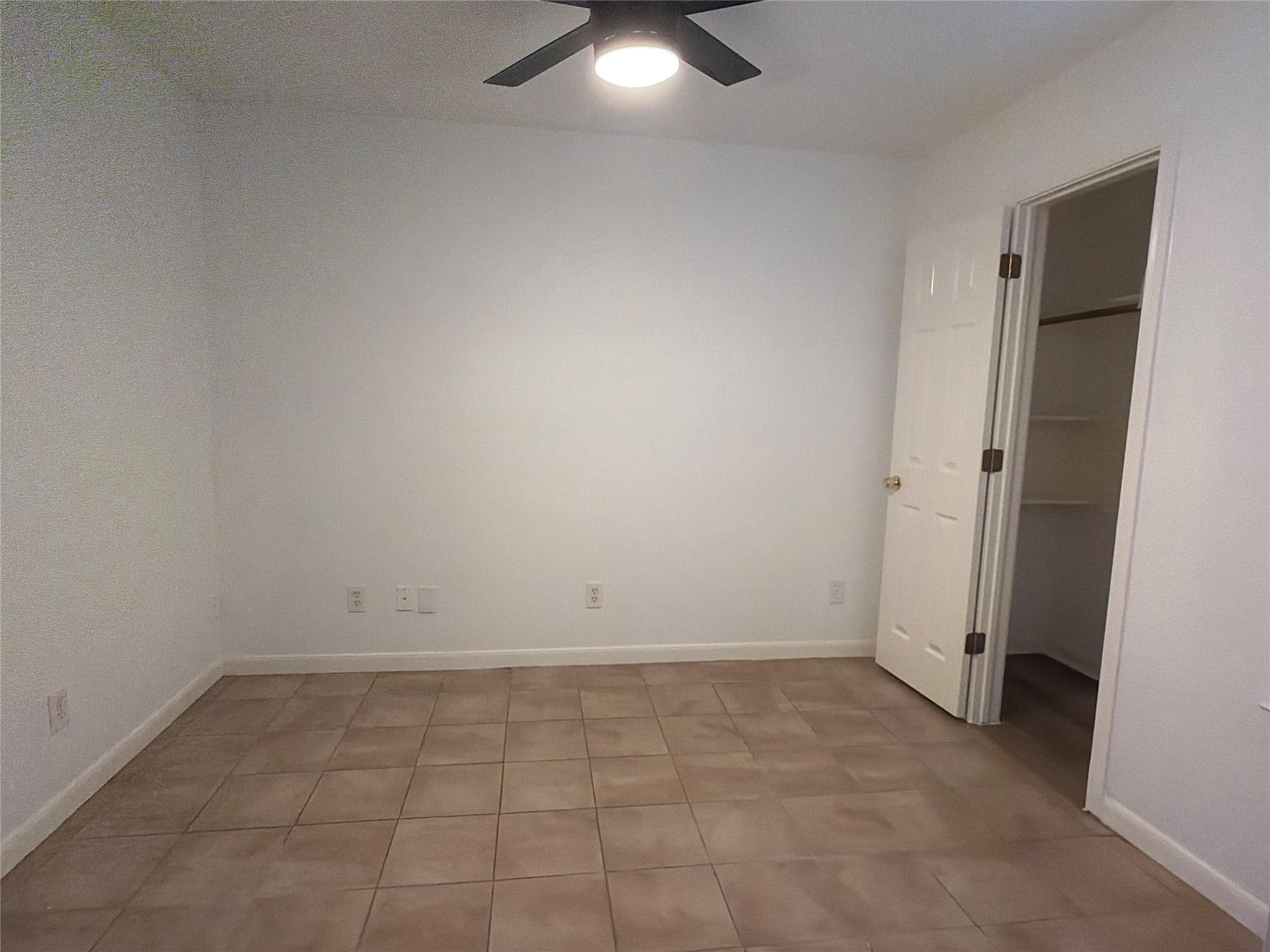 103 N Mockingbird Cir Property Photo 3