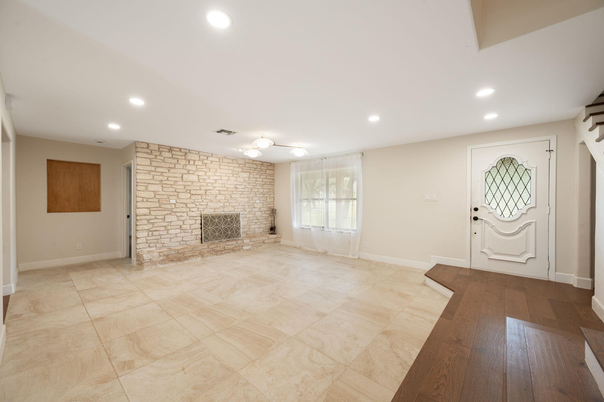 210 Waxwing Dr Property Photo 15