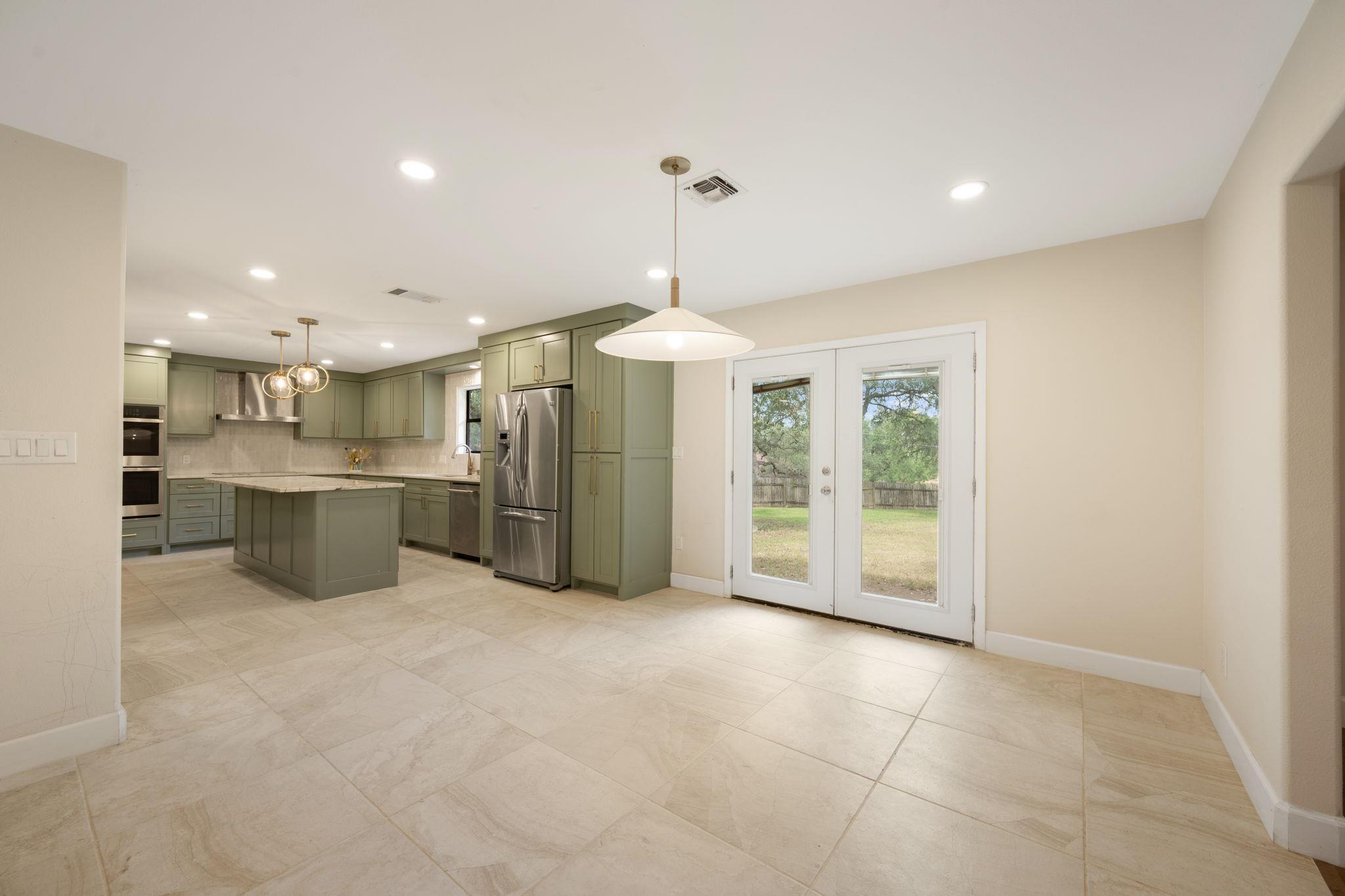 210 Waxwing Dr Property Photo 16