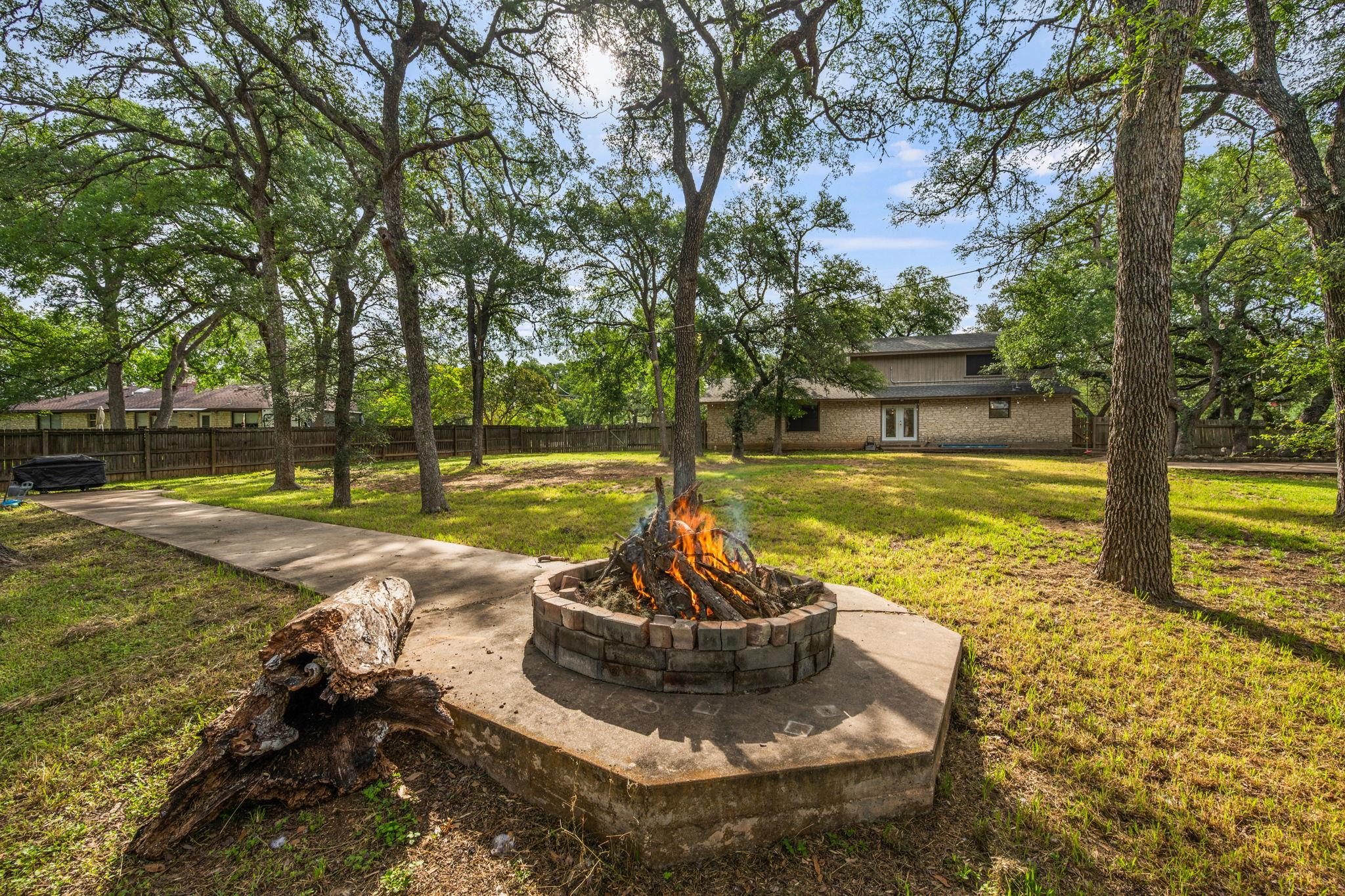 210 Waxwing Dr Property Photo 35