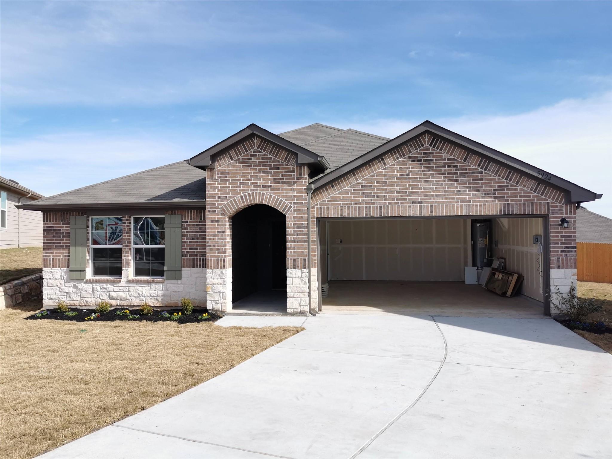 5924 Brahmin Cv Property Photo 1