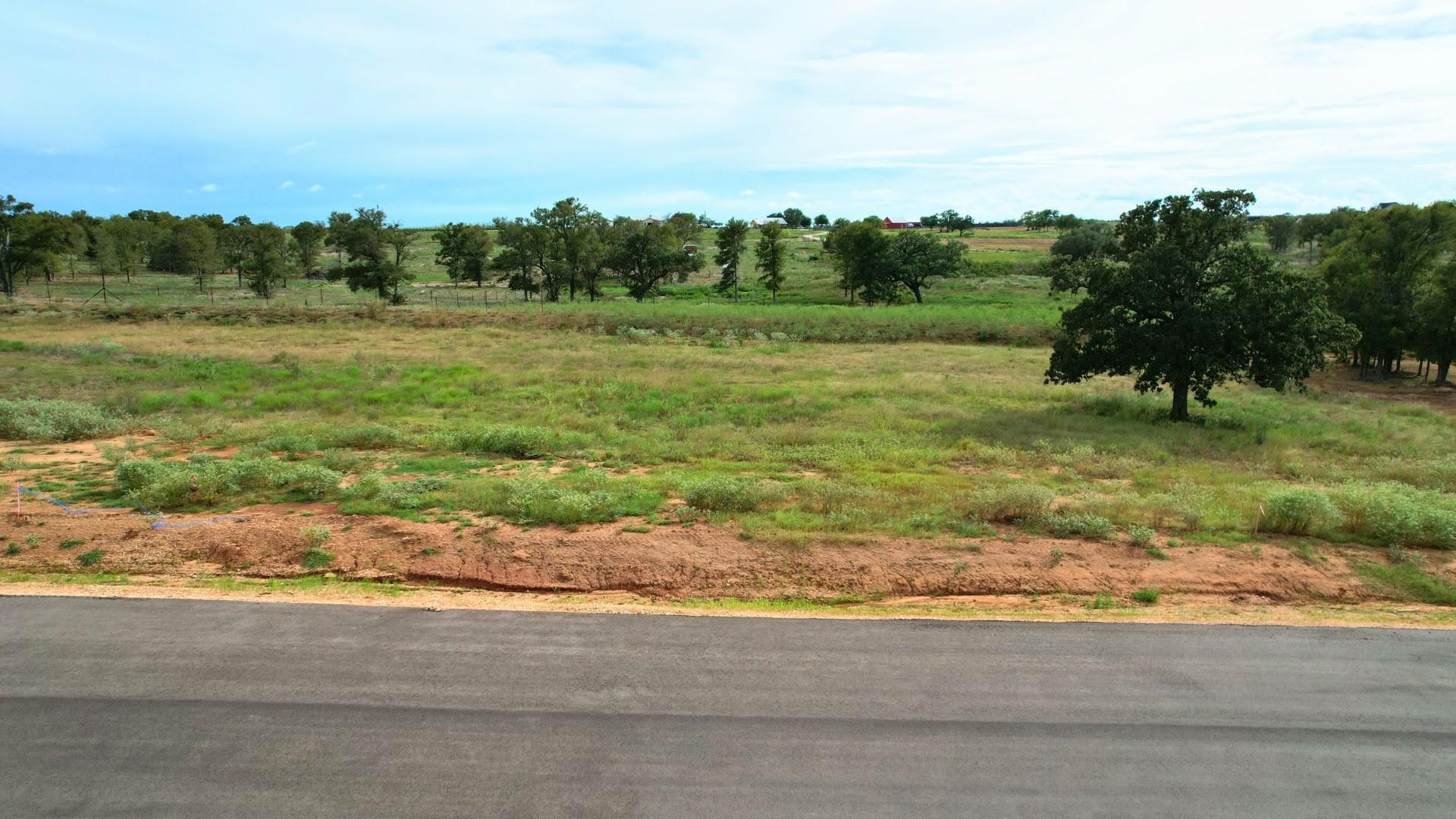 1222 Ferguson Loop Property Photo 3