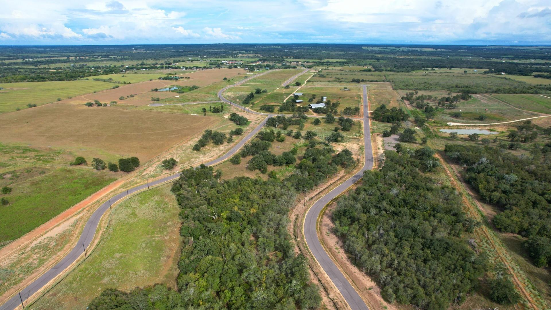 1222 Ferguson Loop Property Photo 4