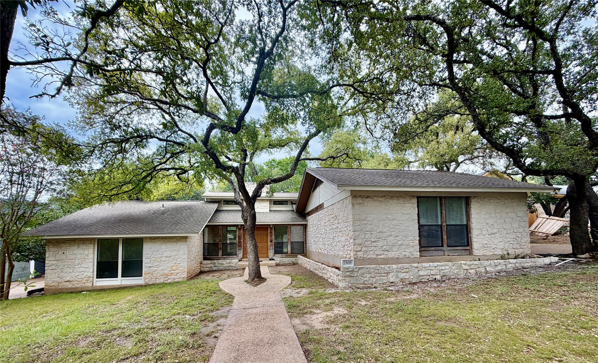 7509 Hart Ln Property Photo 1