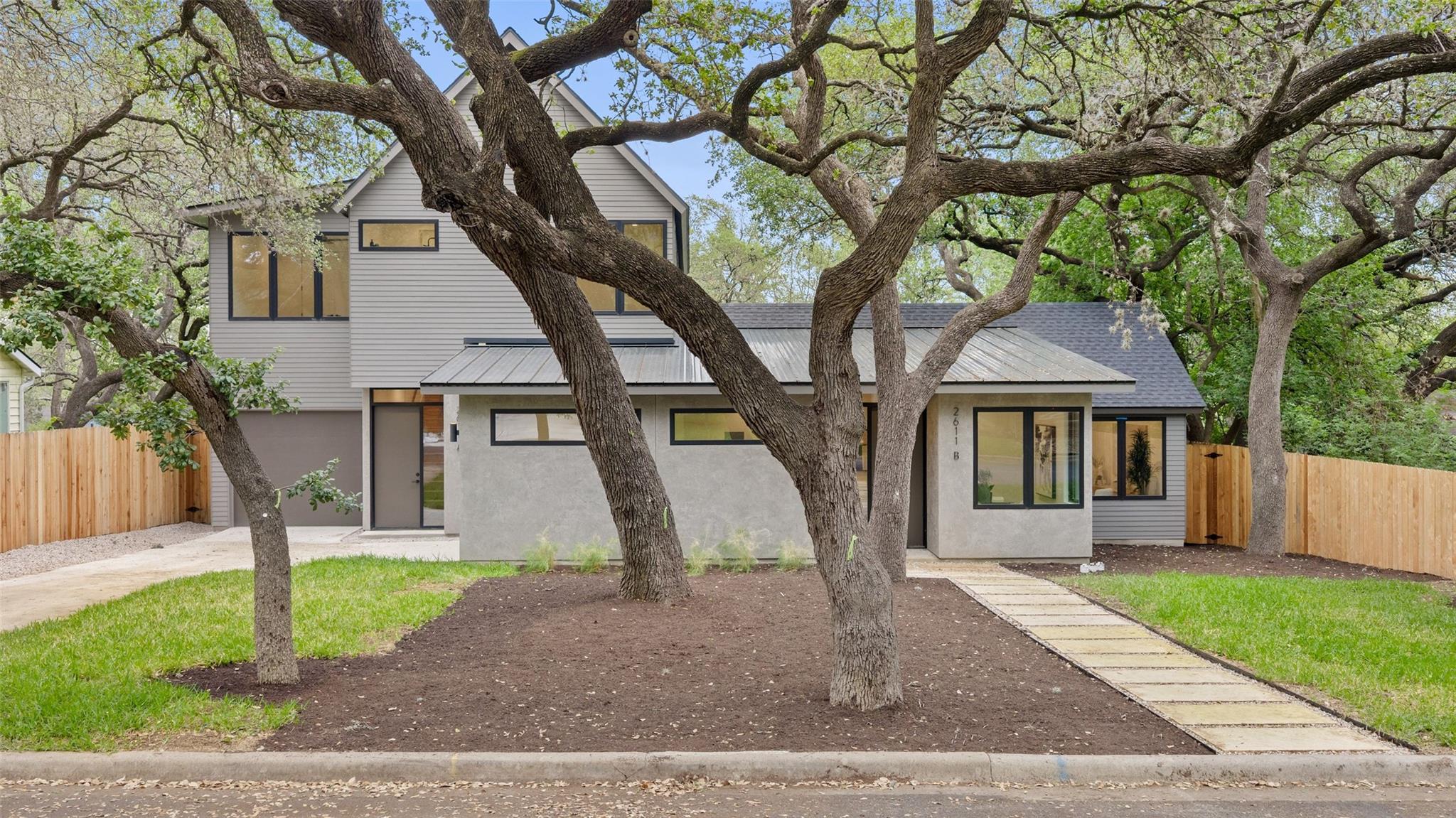 2611 Oak Crest Ave #a & B Property Photo 1