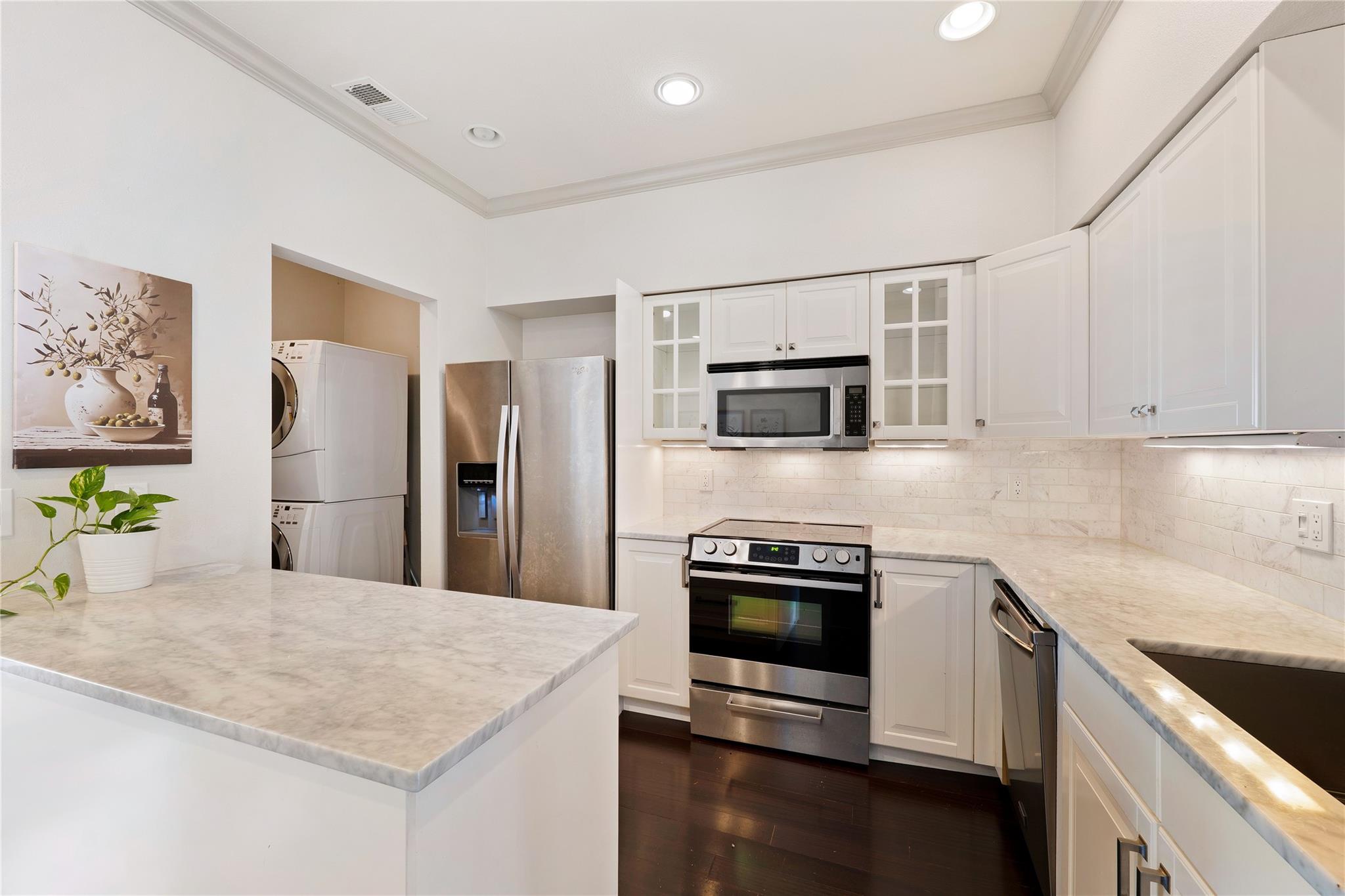 1307 Kinney Ave #140 Property Photo 6