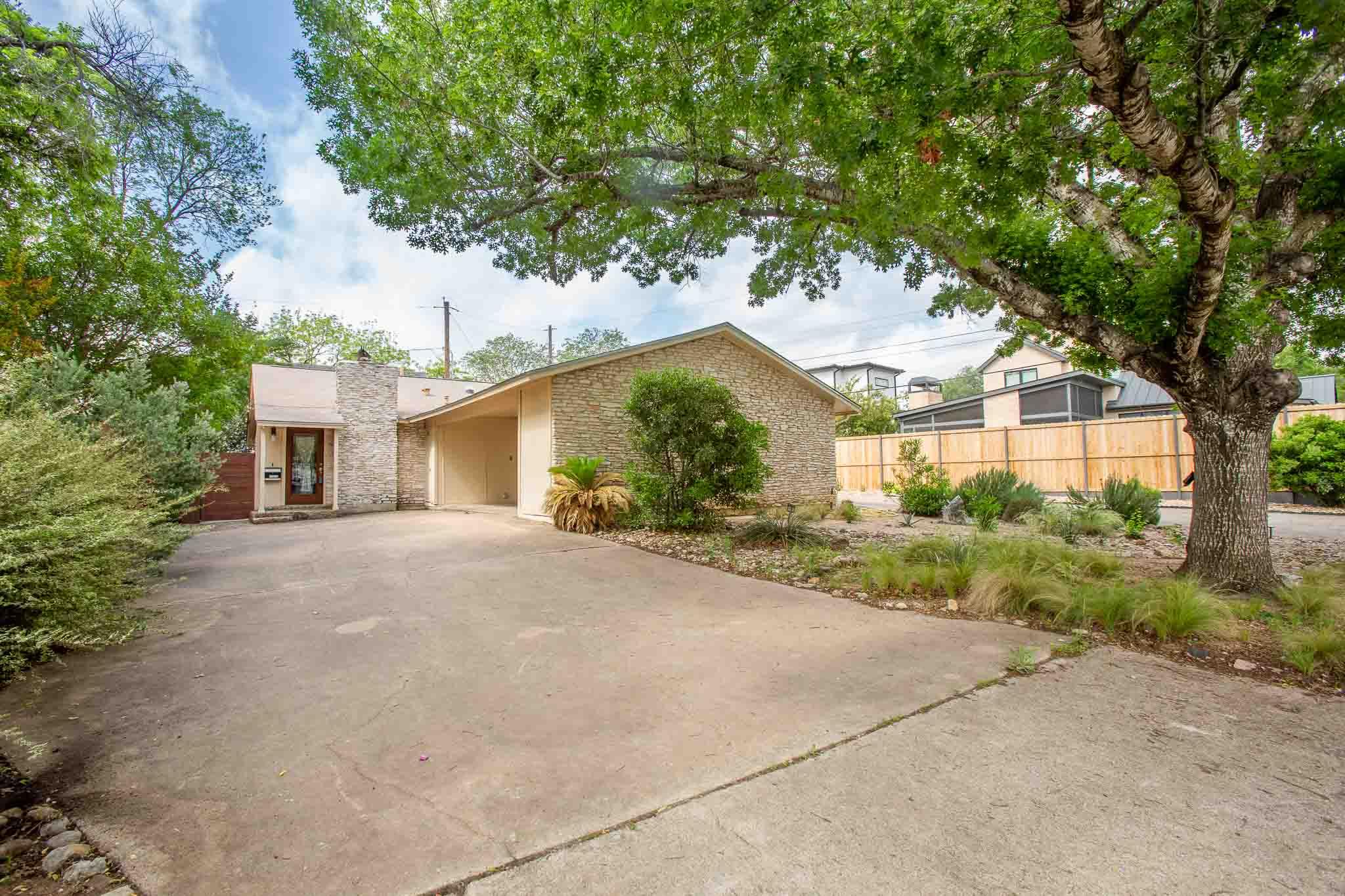 2011 Meadowridge Dr #a Property Photo 4