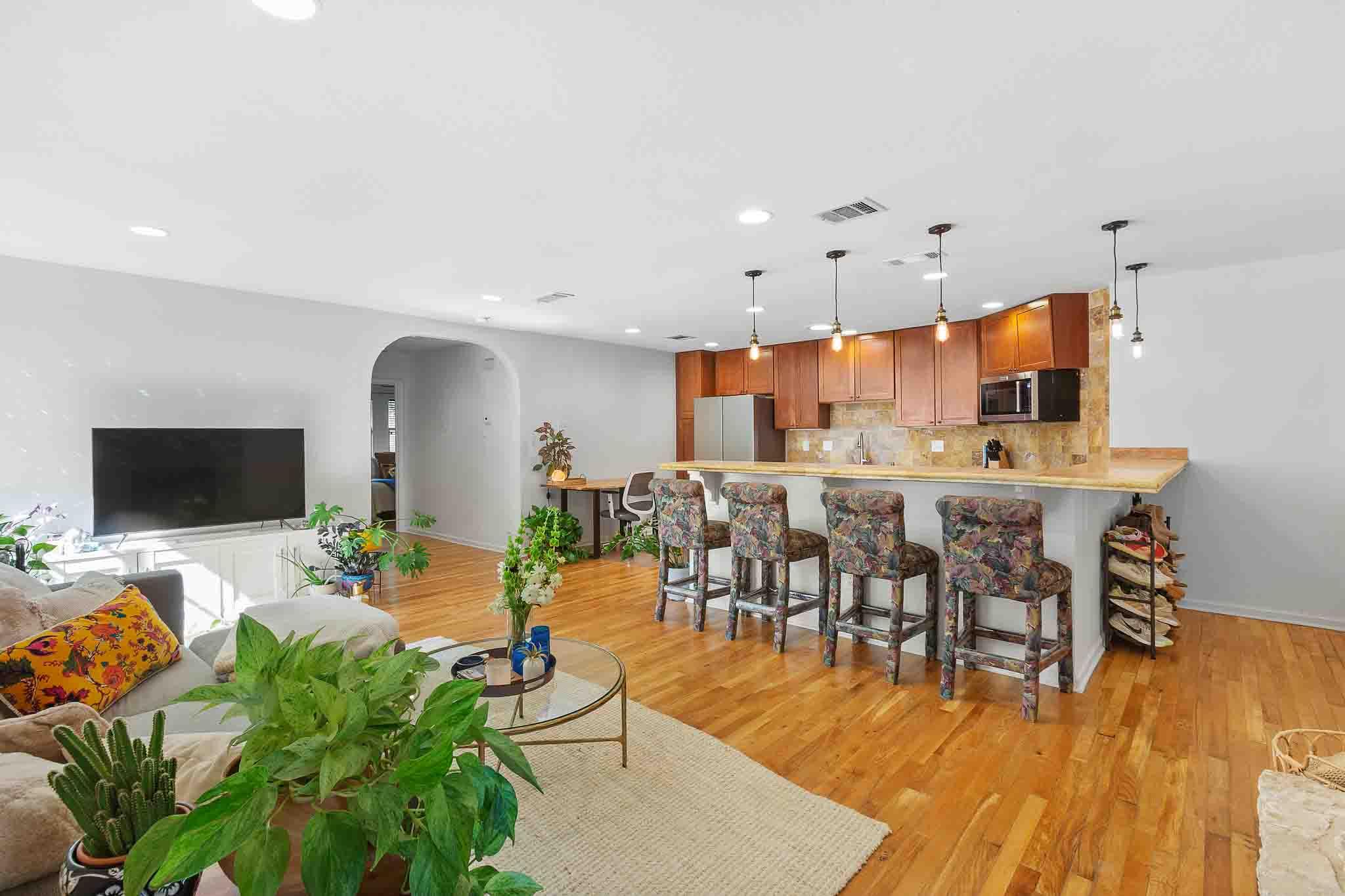 2011 Meadowridge Dr #a Property Photo 8