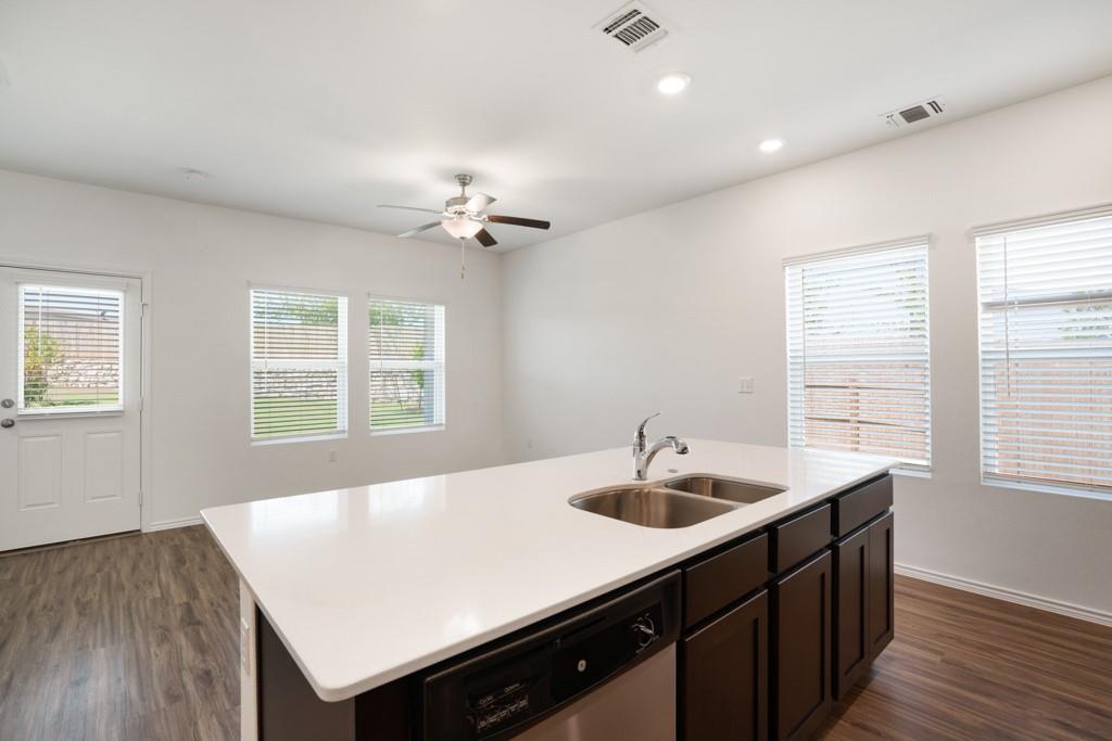 15200 Spruce Frost Cv #a Property Photo 6