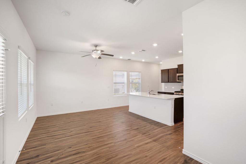 15200 Spruce Frost Cv #a Property Photo 8