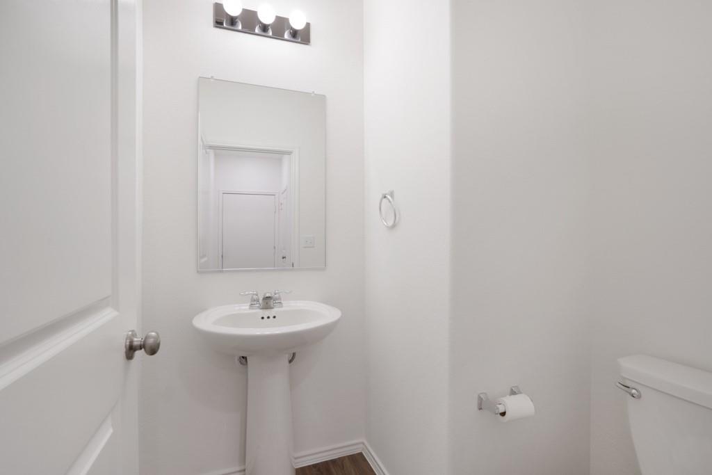 15200 Spruce Frost Cv #a Property Photo 9