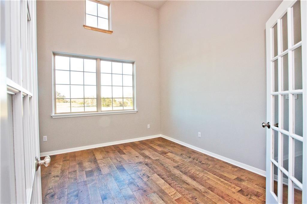 337 Chisholm Trl Property Photo 5