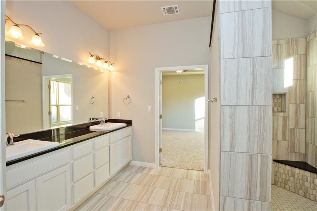 337 Chisholm Trl Property Photo 6