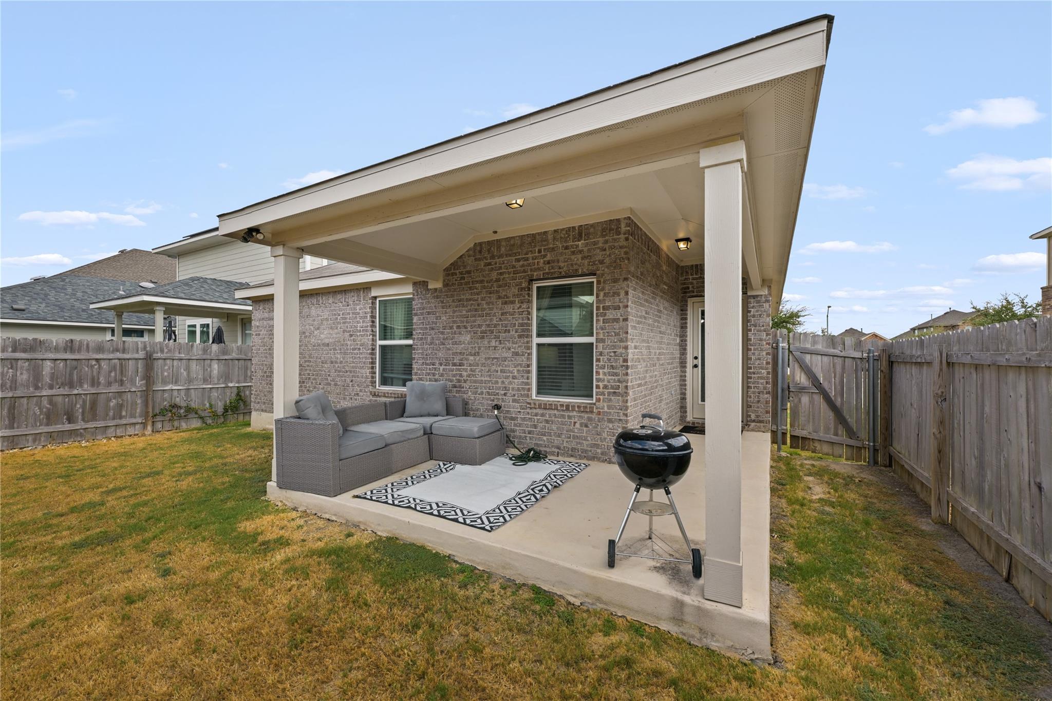17100 Alturas Ave Property Photo 3