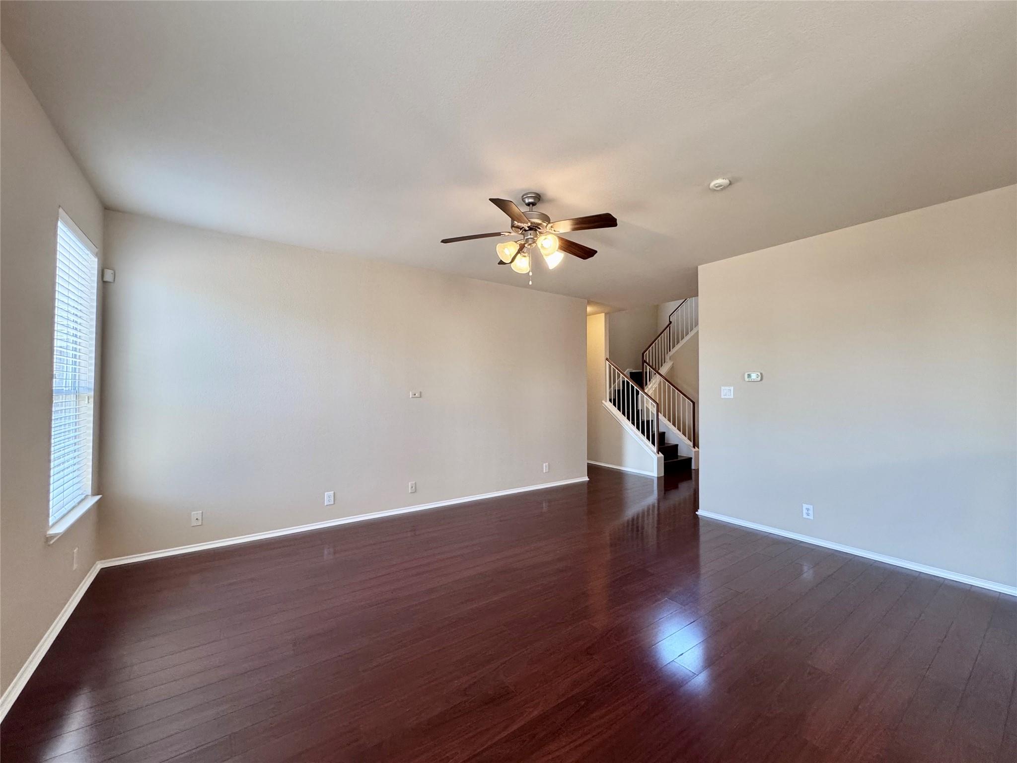 1912 Golden Arrow Ave Property Photo 3