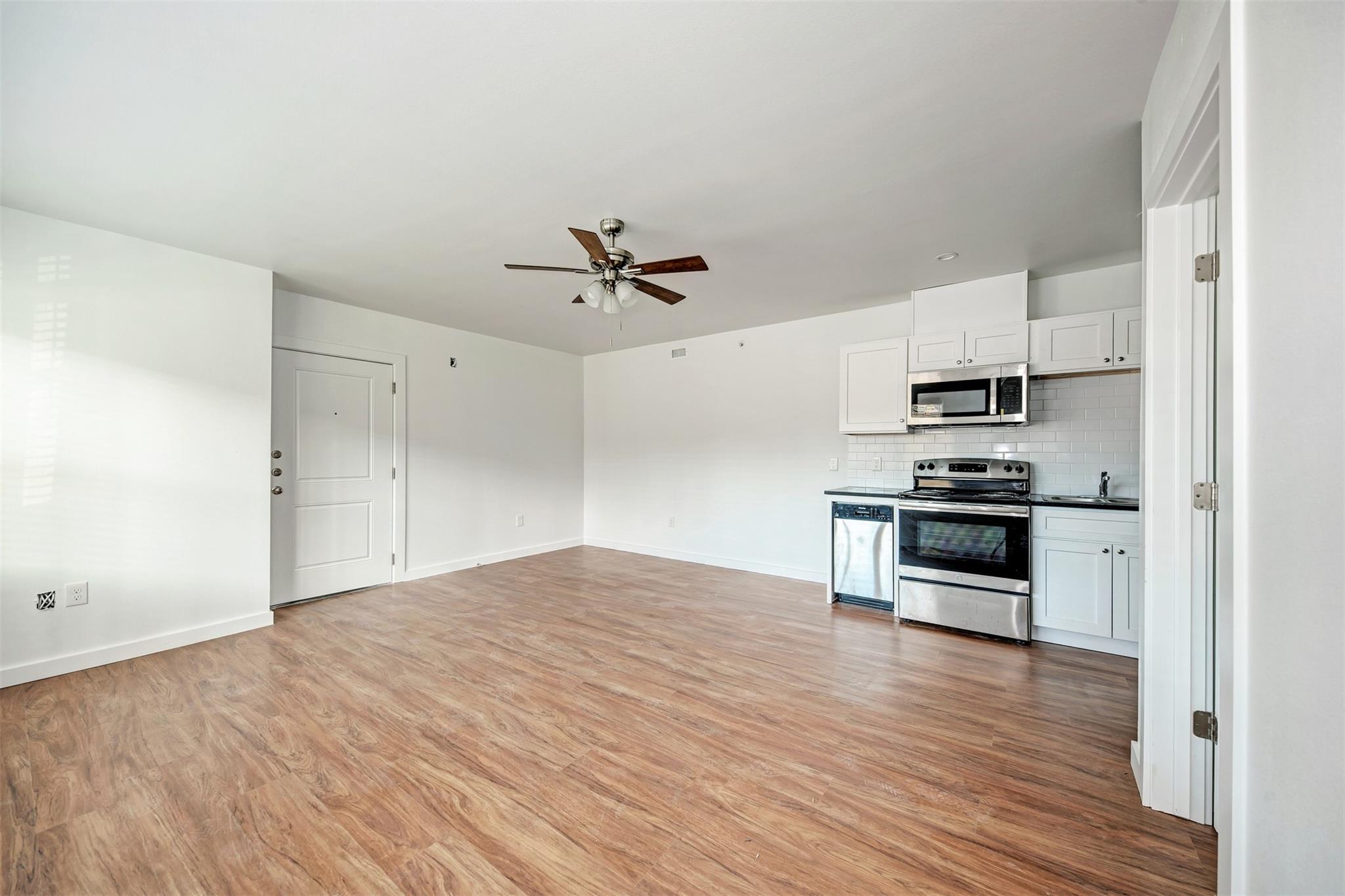 306 E 30th St #106 Property Photo 7