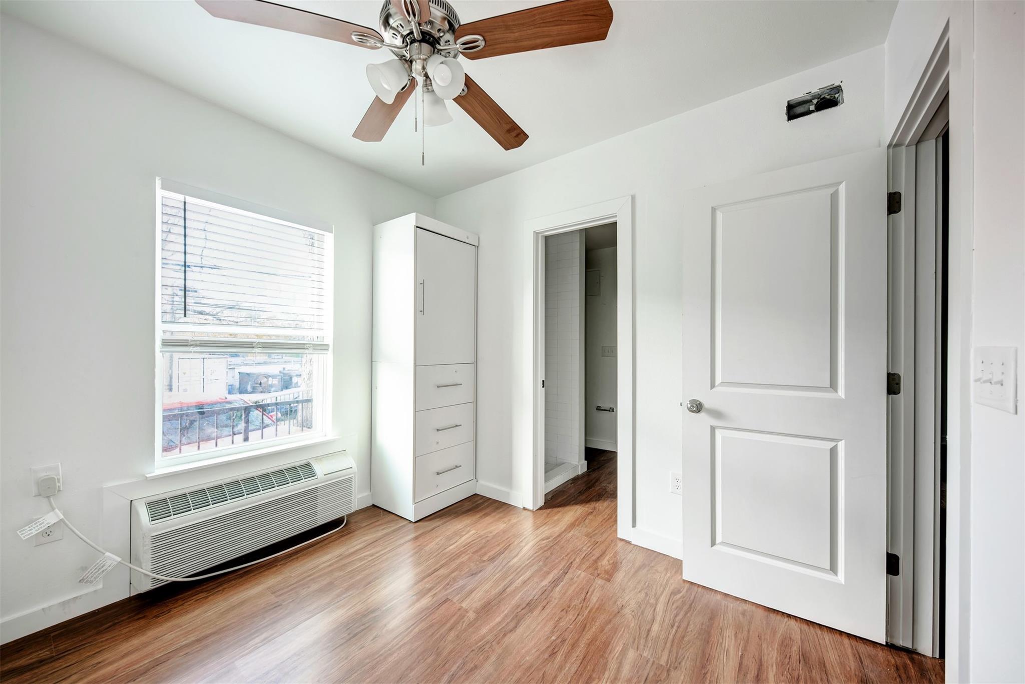 306 E 30th St #106 Property Photo 8