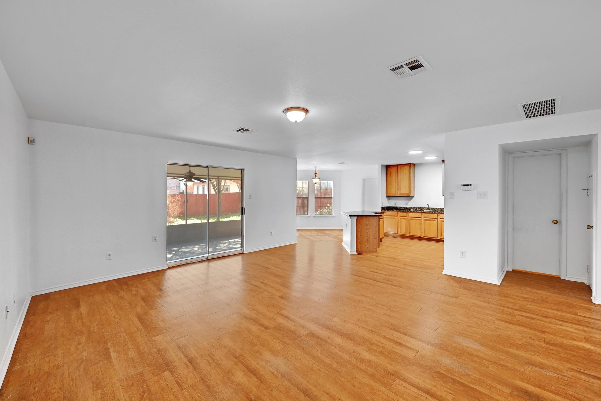 11301 Blairview Ln Property Photo 4