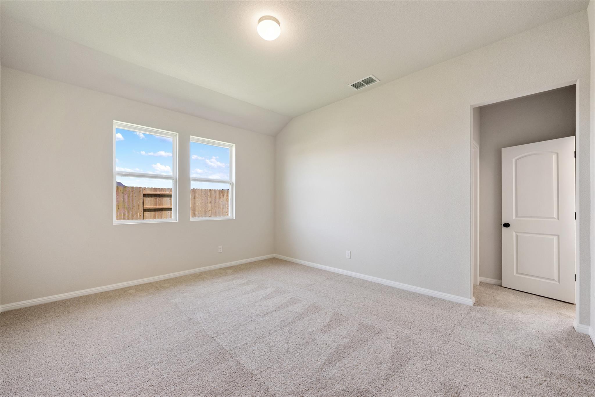 126 Crater Lake Dr Property Photo 24