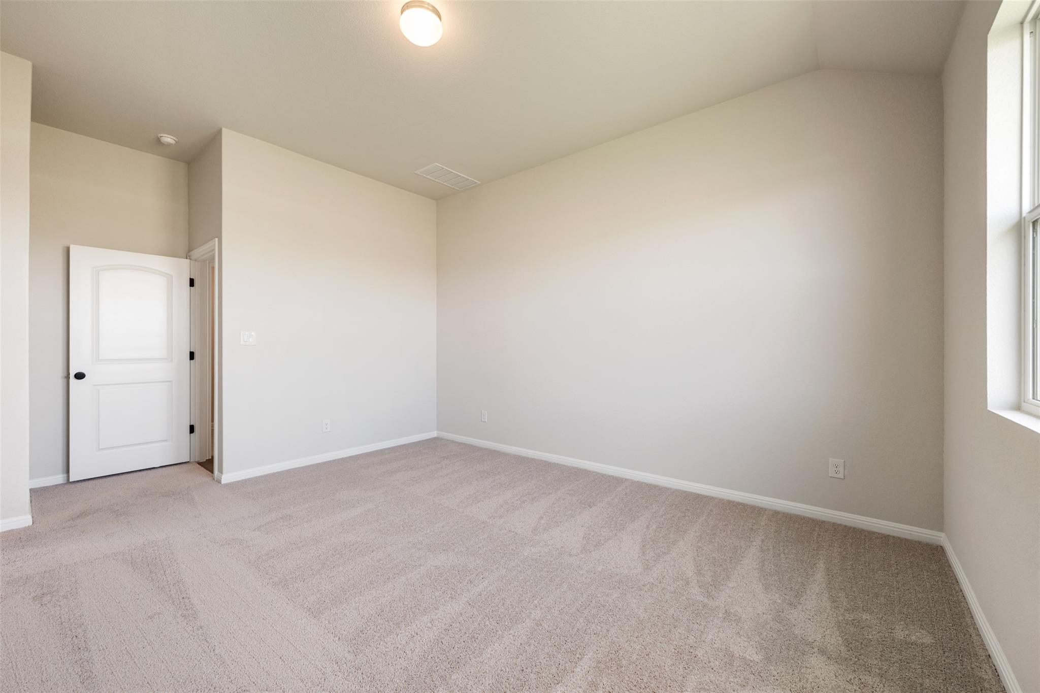 126 Crater Lake Dr Property Photo 25
