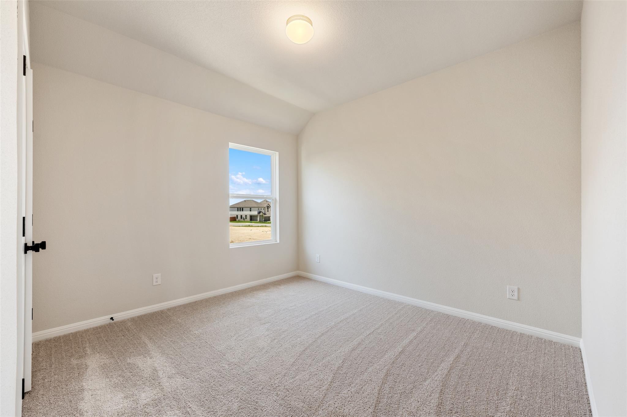 126 Crater Lake Dr Property Photo 37