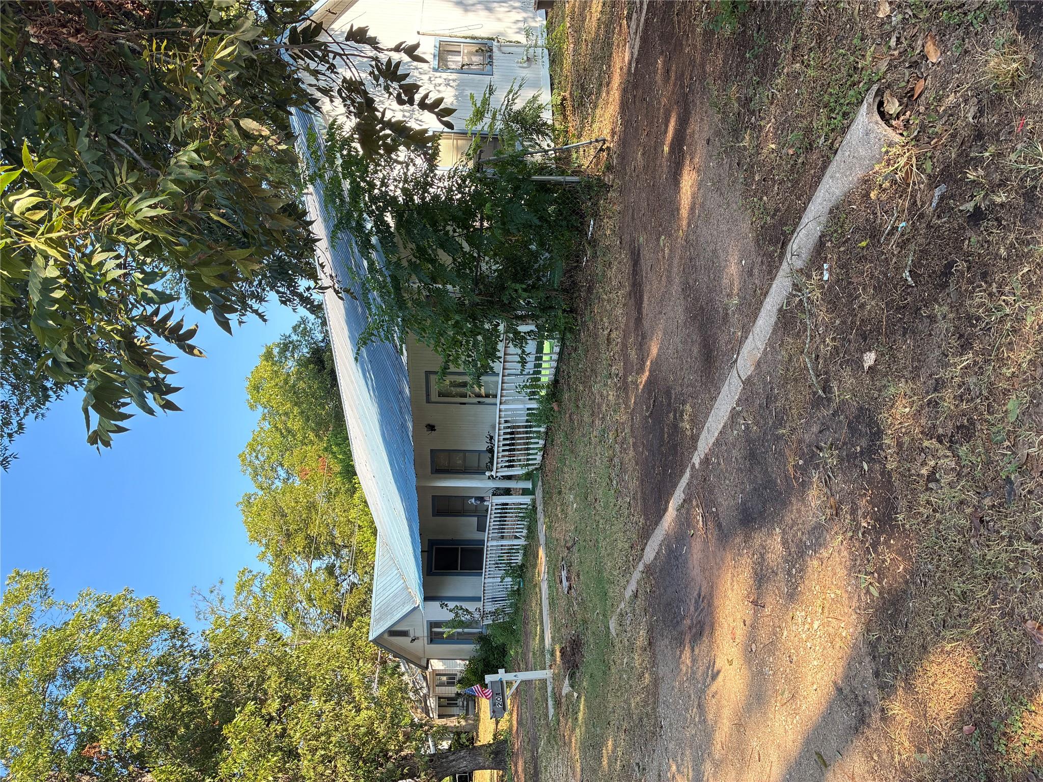 204 Nw Nw 5th St Property Photo 1