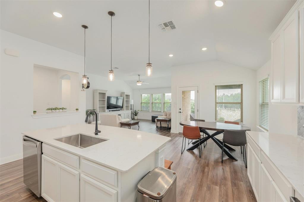 1808 Donetto Dr Property Photo 3