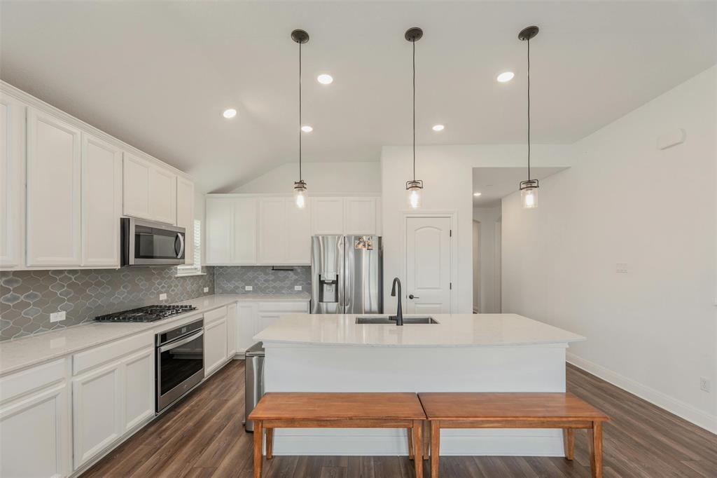 1808 Donetto Dr Property Photo 4